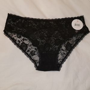 NWT - 3x lace panty